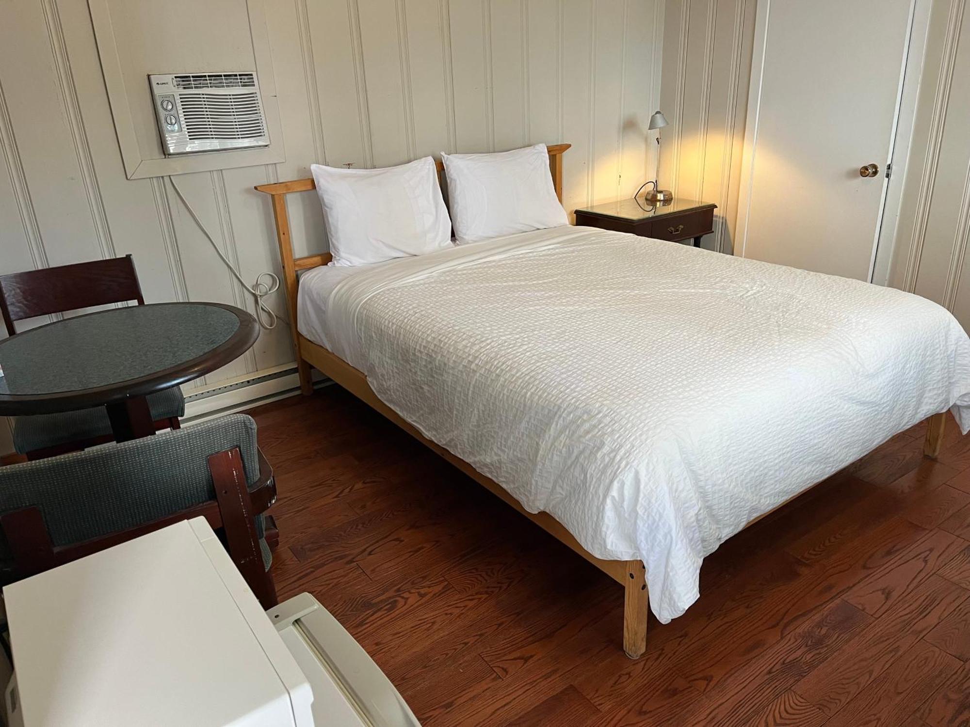 Motel Clair Mont Сен-Агата-дес-Монтс Екстериор снимка